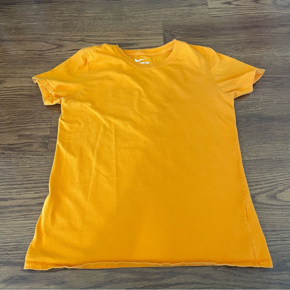 Nike Women’s T-Shirt Top